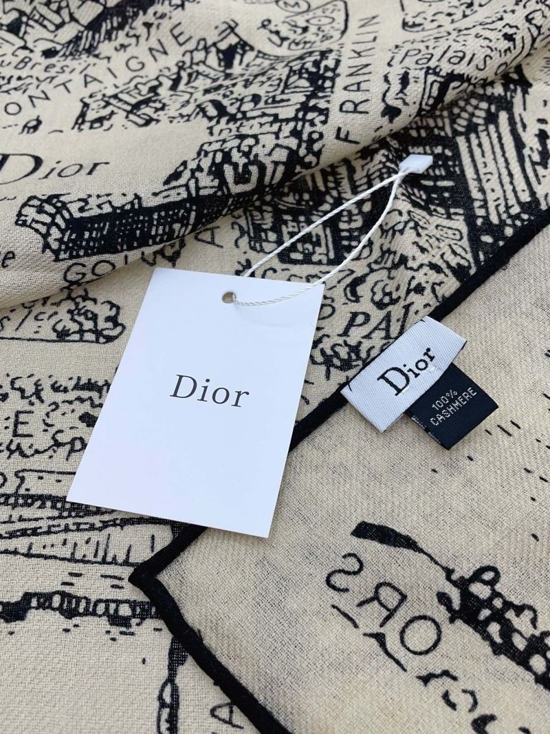 CHRISTIAN DIOR